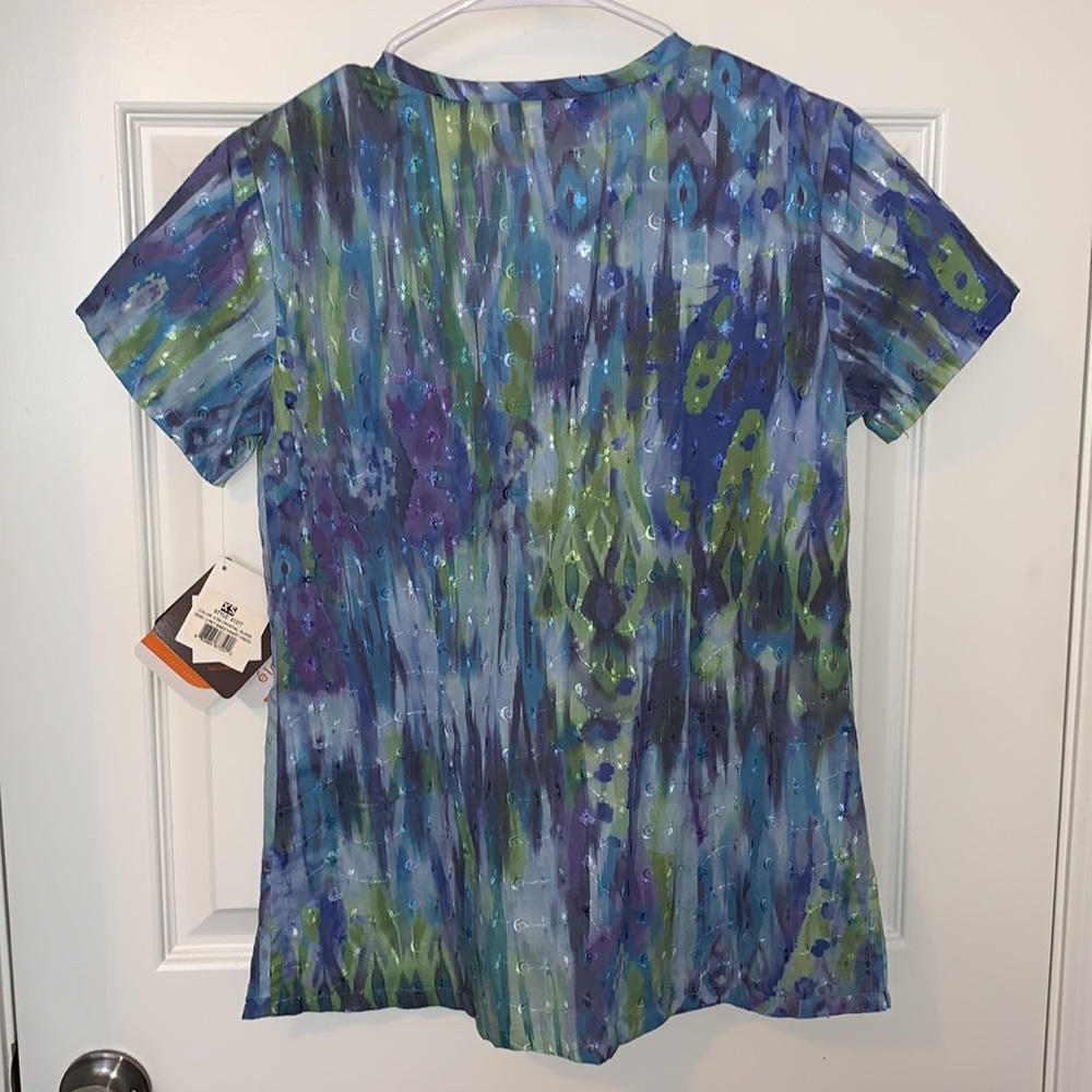 Scrub Top - Picture 2 of 4